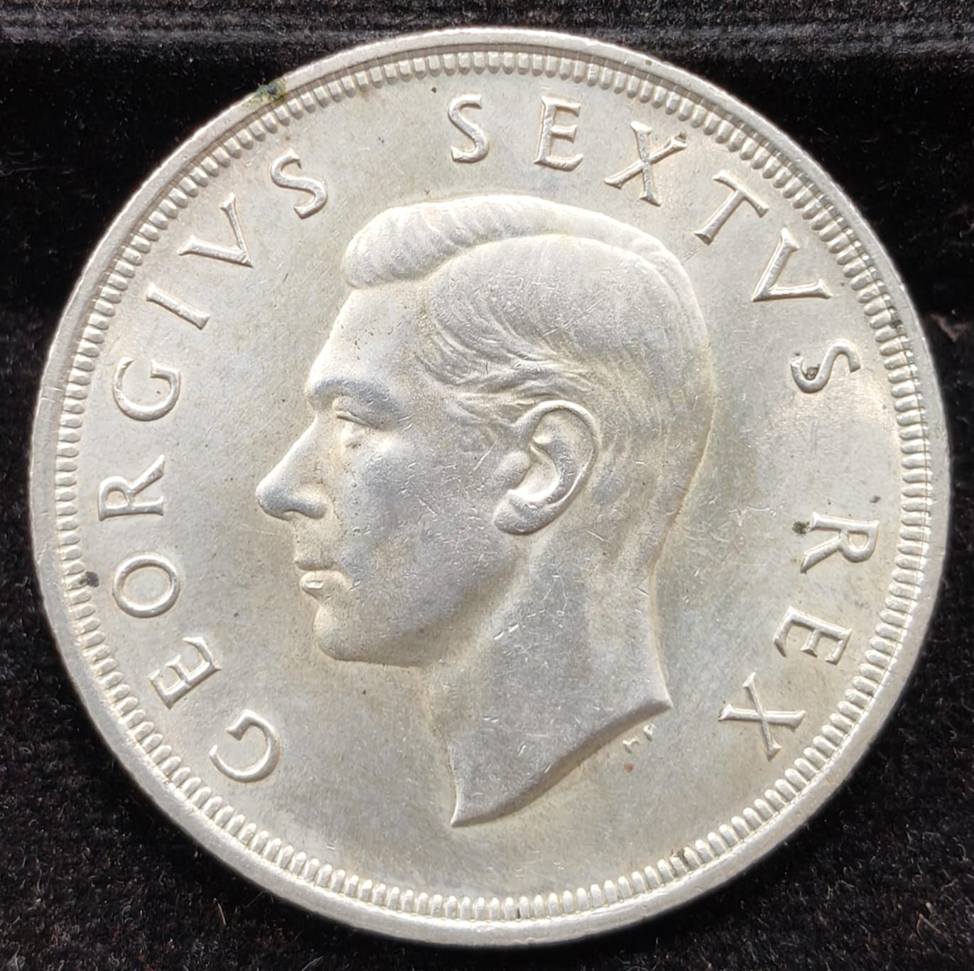 WhatsApp Image 2025-10-10 at 18.04.44_ce9ef584 South Africa 5 Shillings 1952 - George VI 300 Years of Cape Town Rare Silver Coin - Image 1