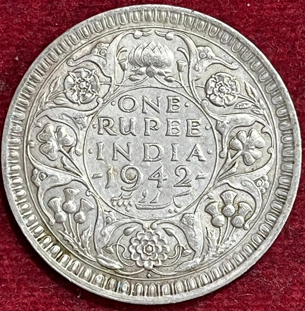WhatsApp Image 2025-11-28 at 1.55.35 PM BRITISH INDIA 1 RUPEES GEORGE VI 1942 RARE SILVER COIN #V-344 - Image 1