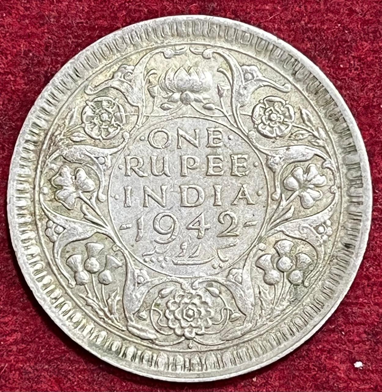 WhatsApp Image 2025-11-28 at 3.37.20 PM (1) BRITISH INDIA 1 RUPEES GEORGE VI 1942 RARE SILVER COIN #V-350 - Image 1